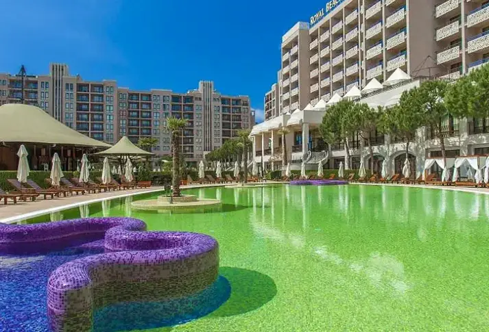 Basen w hotelu Hotel Barceló Royal Beach