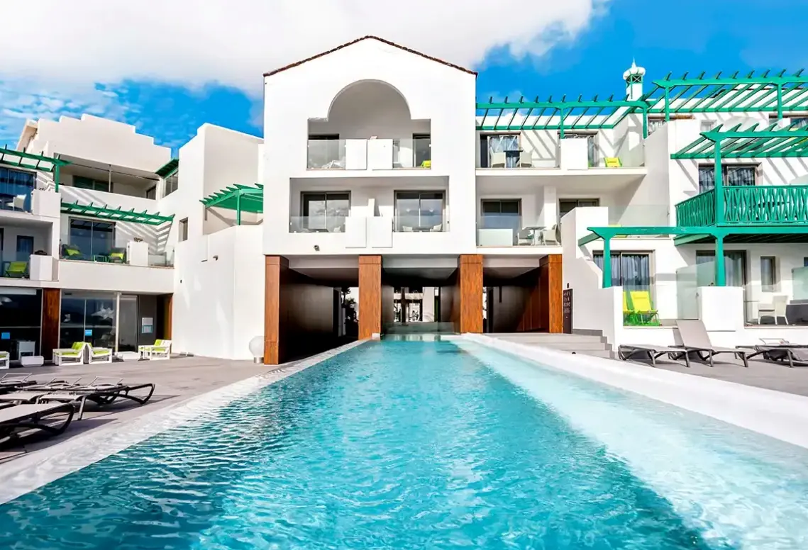 Basen w hotelu Hotel Barceló Teguise Beach