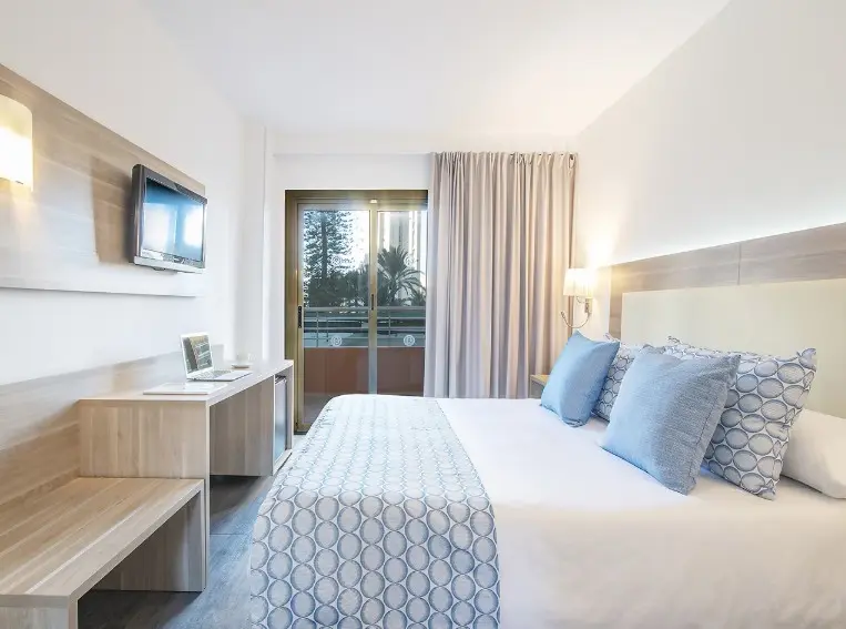 Hotel Benidorm East by Pierre & Vacances — PIERRE VACANCES BENIDORM EAST