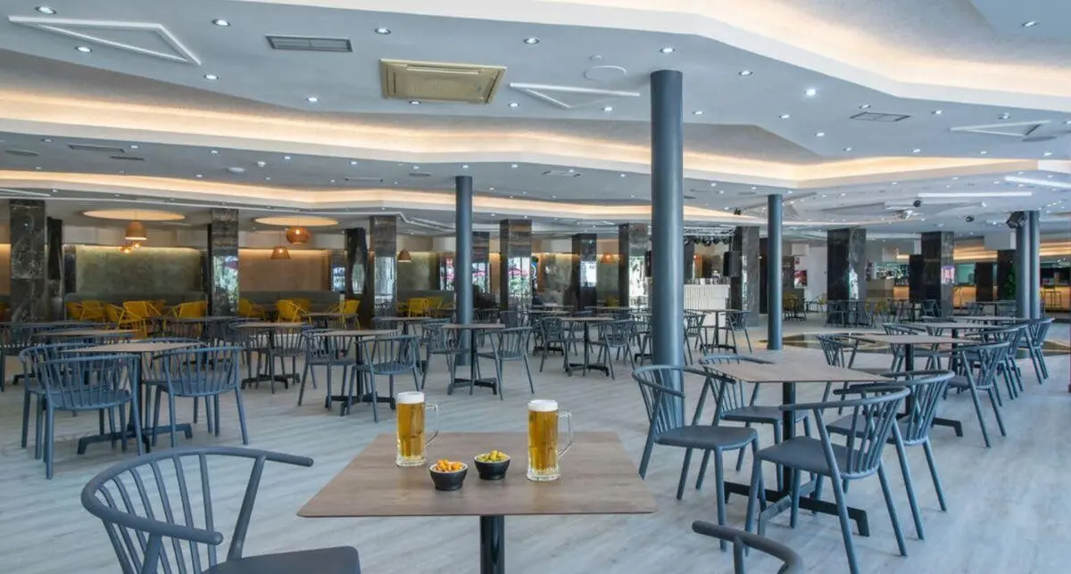 Hotel Benidorm East by Pierre & Vacances — PIERRE VACANCES BENIDORM EAST