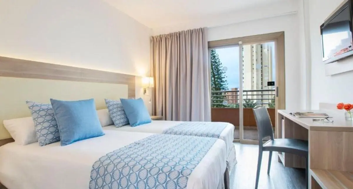 Hotel Benidorm East by Pierre & Vacances — PIERRE VACANCES BENIDORM EAST