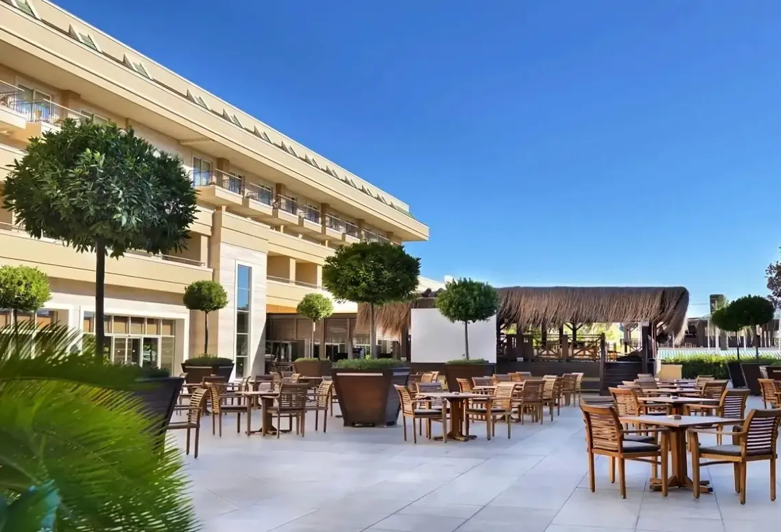 Restauracja i jedzenie w hotelu Hotel Crystal De Luxe