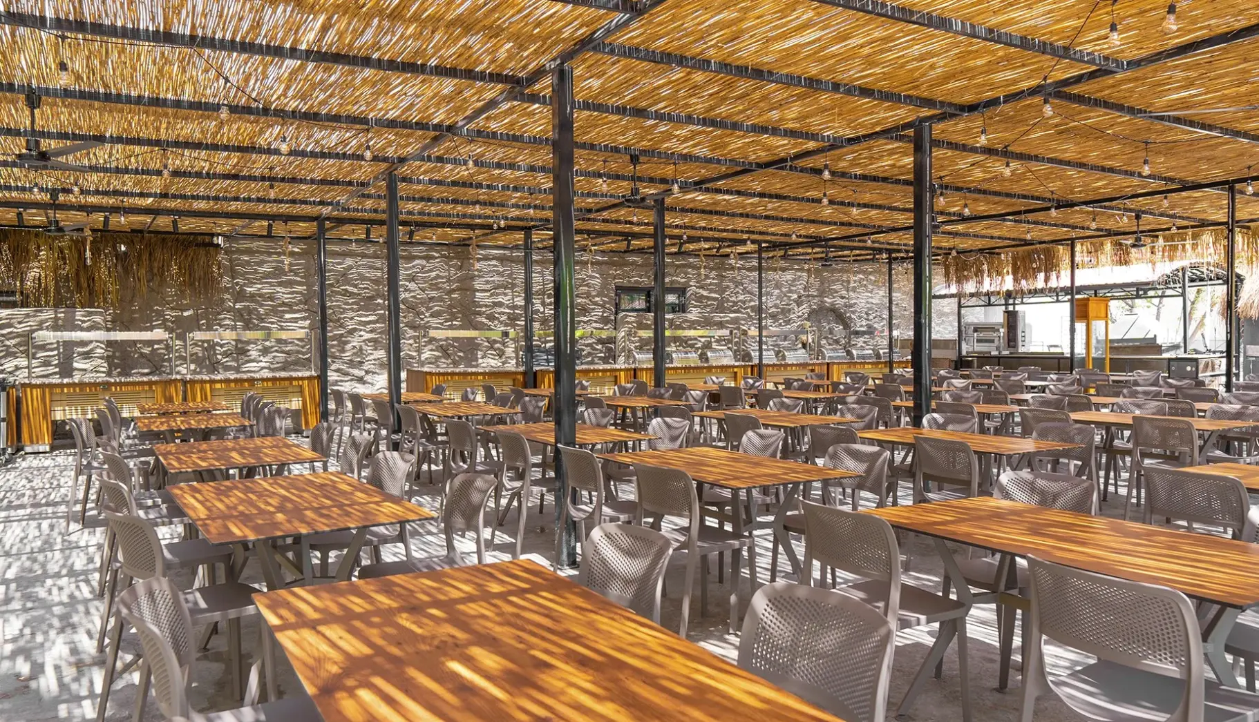 Restauracja i jedzenie w hotelu Hotel Golden Sun Mesolithic