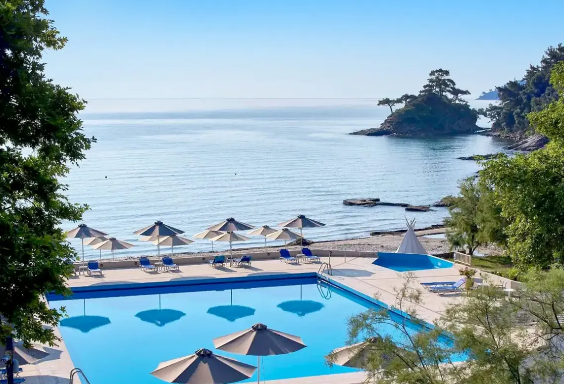 Basen w hotelu Hotel Makryammos Bungalows