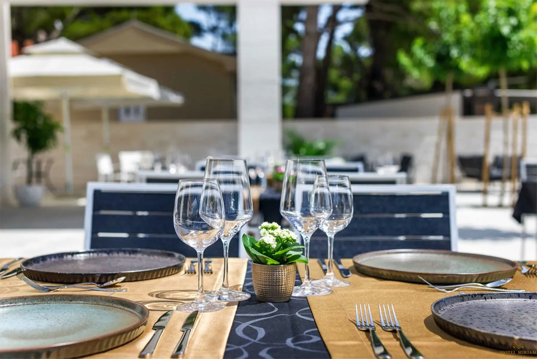 Hotel Mirjam — MIRJAM