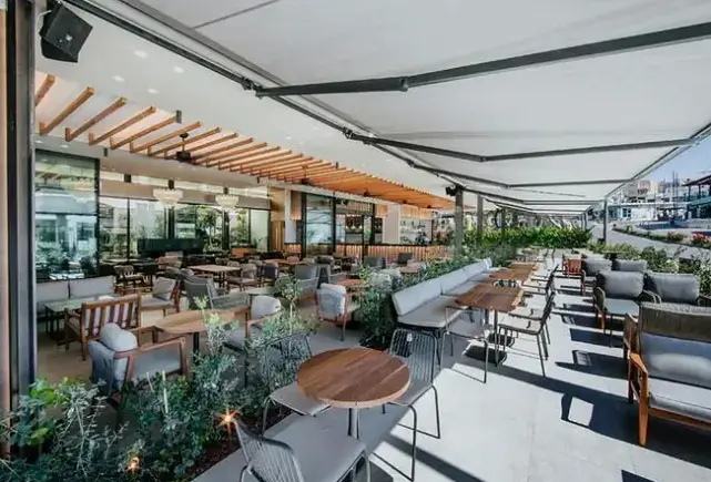 Restauracja i jedzenie w hotelu Hotel Napa Plaza