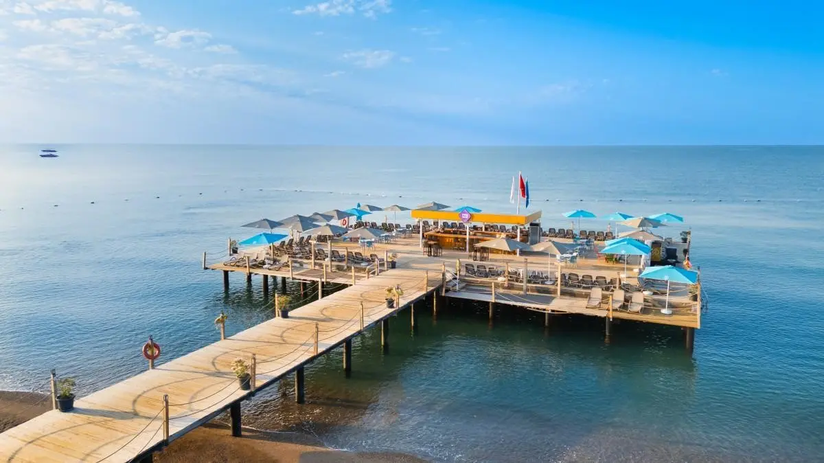 Plaża przy hotelu Hotel Nirvana Cosmopolitan
