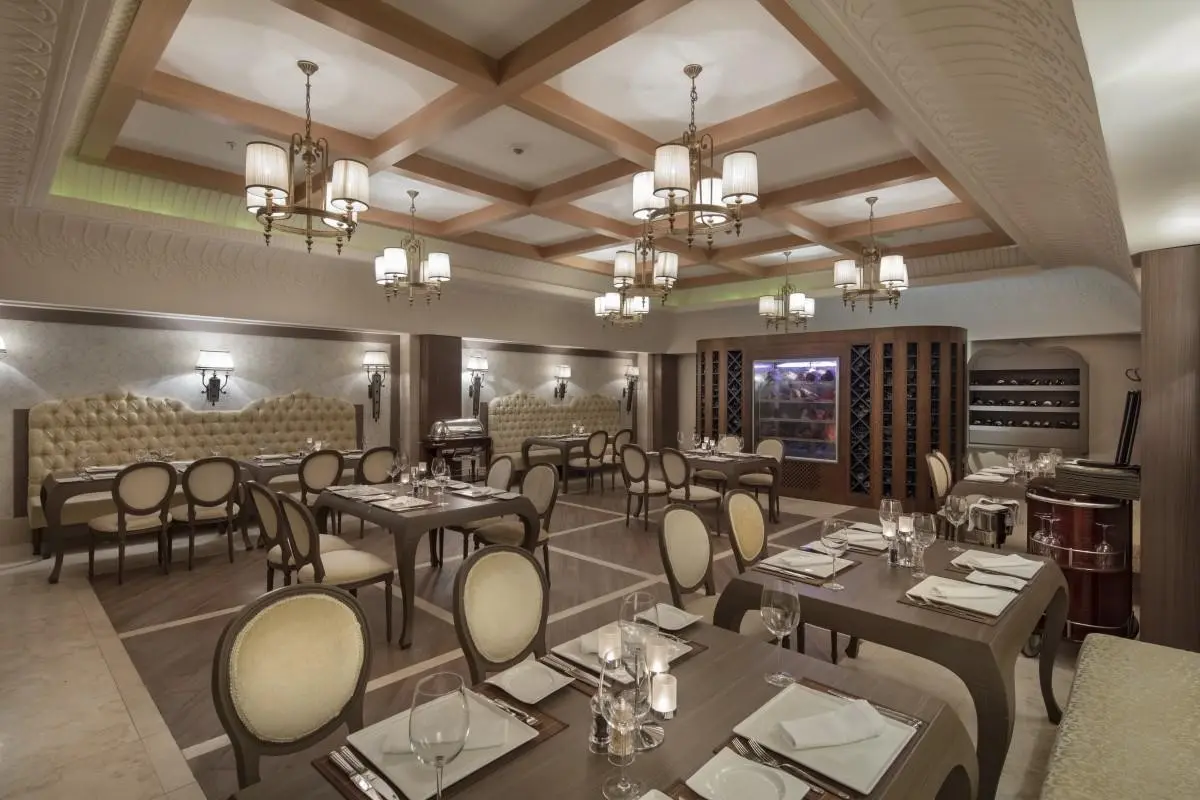 Hotel Nirvana Dolce Vita — NIRVANA DOLCE VITA