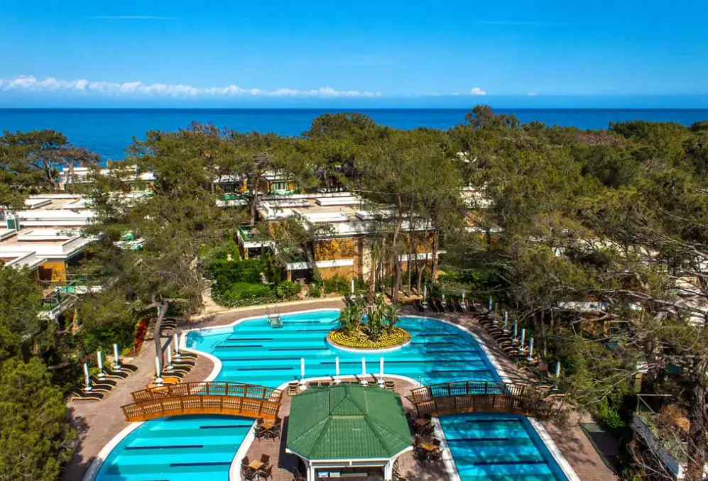 Basen w hotelu Hotel Nirvana Mediterranean Excellence
