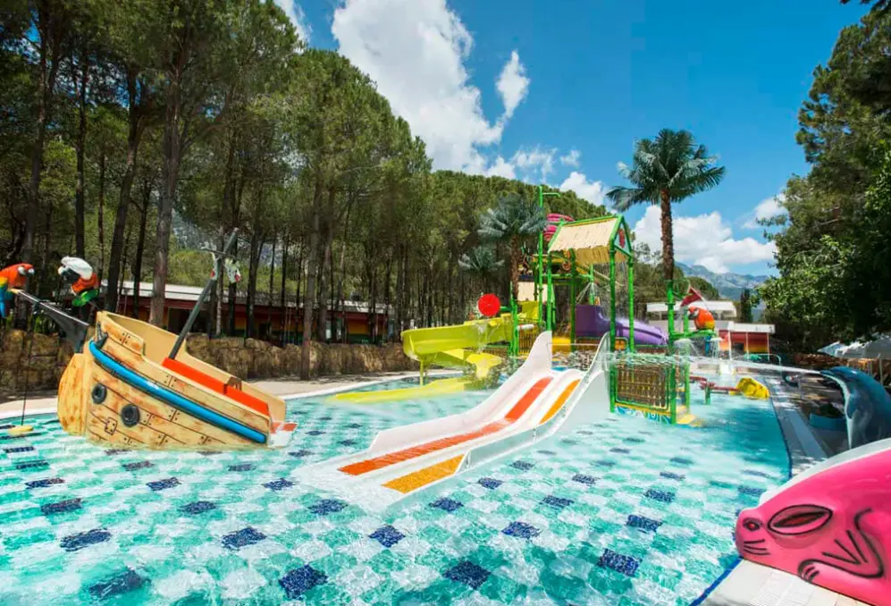 Basen w hotelu Hotel Nirvana Mediterranean Excellence