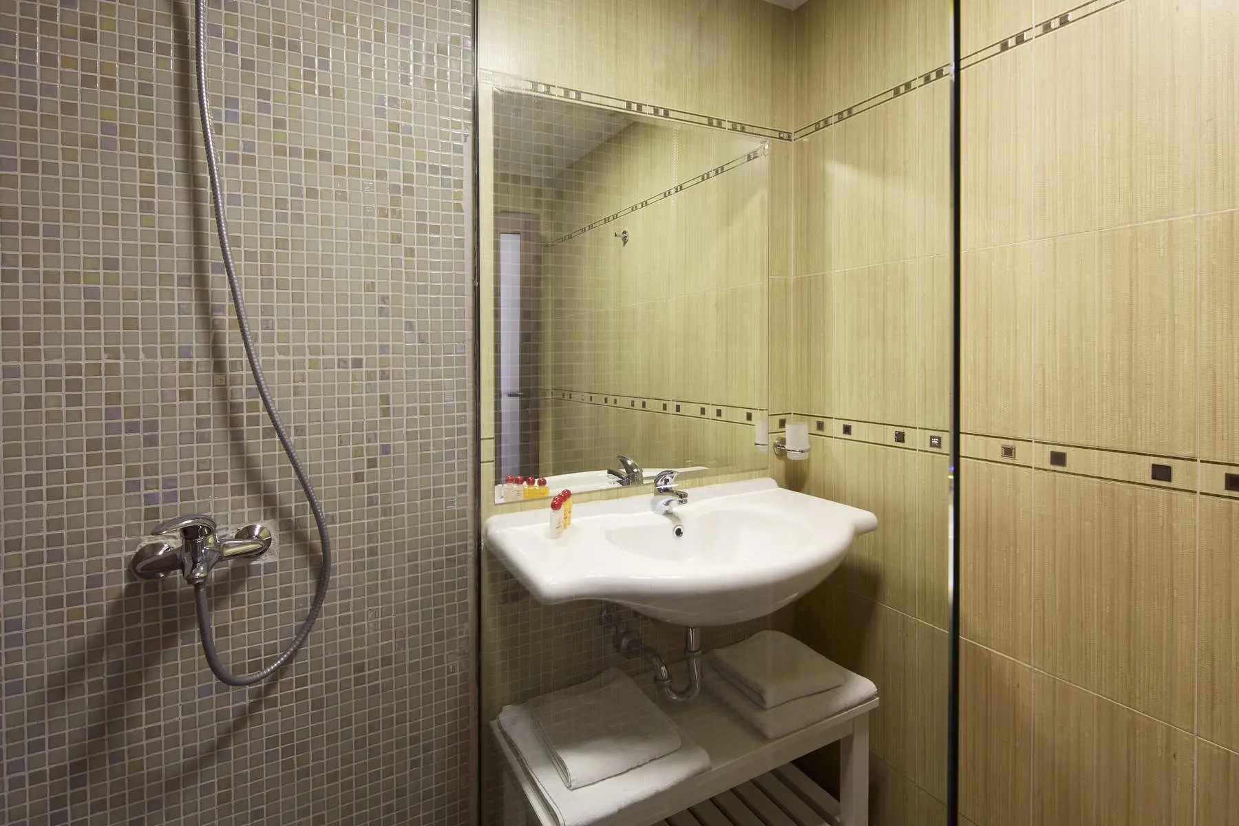 Hotel Nobel — NOBEL