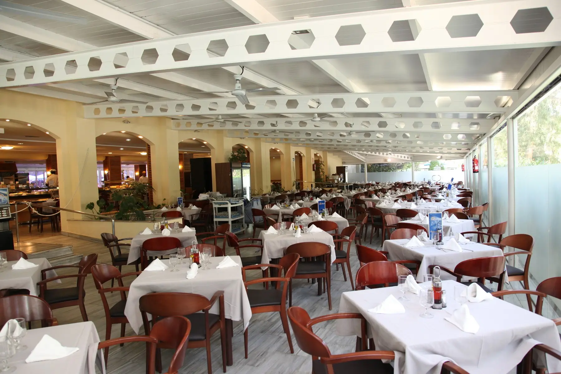 Hotel Ohtels Belvedere — OHTELS BELVEDERE