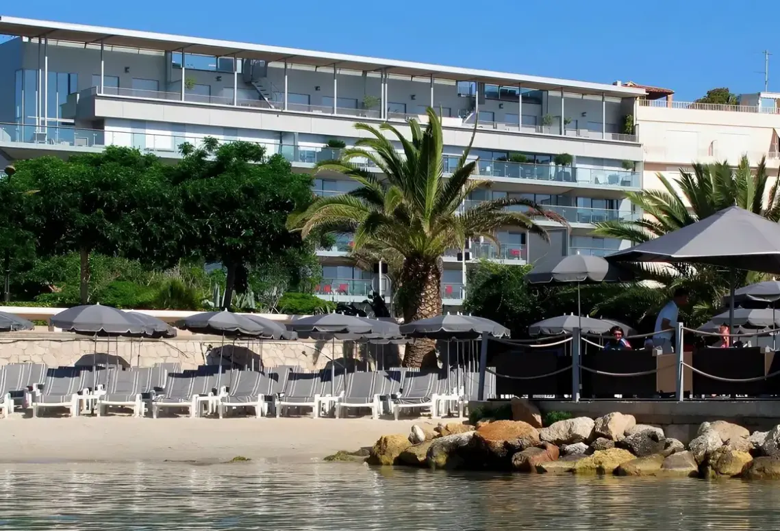 Plaża przy hotelu Hotel Royal Antibes