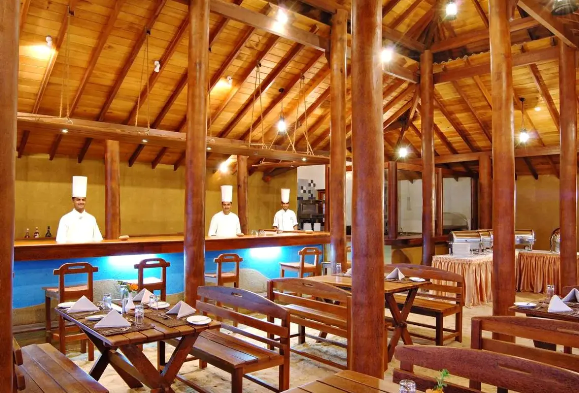 Restauracja i jedzenie w hotelu Hotel The Palms Beruwala