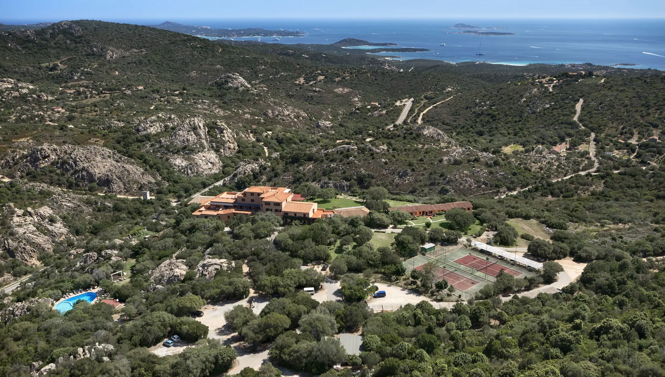 Hotel Vretreats Cala Cuncheddi — ROCCE SARDE