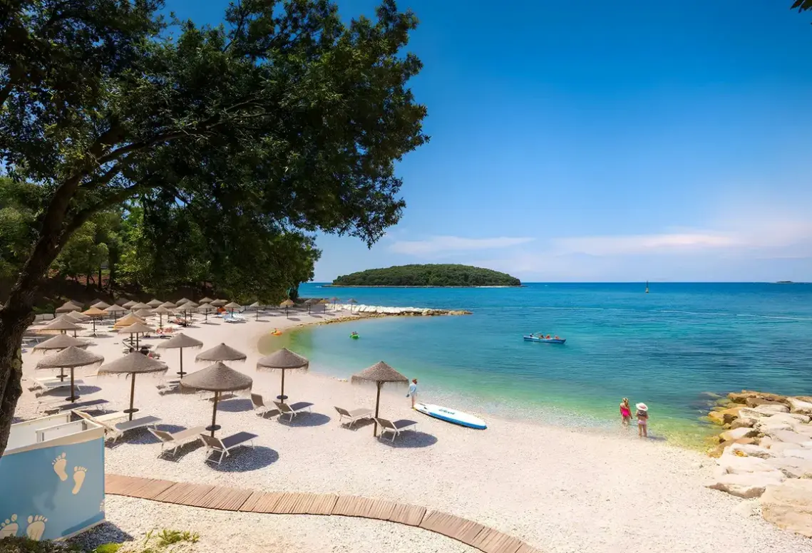 Plaża przy hotelu Istra Premium Camping Resort