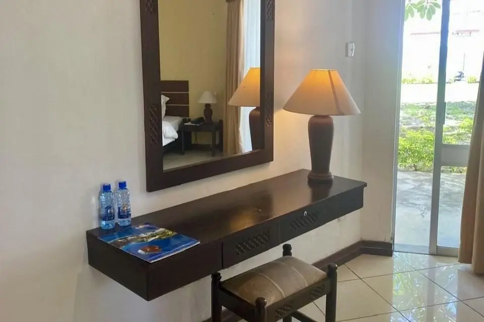 Kenya Bay Beach — KENYA BAY BEACH