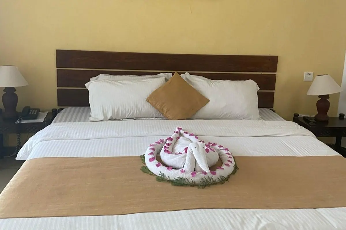 Kenya Bay Beach — KENYA BAY BEACH