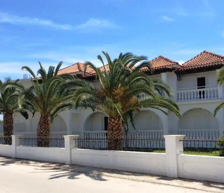 Mariana Hotel And Studios — MARIANA HOTEL AND STUDIOS