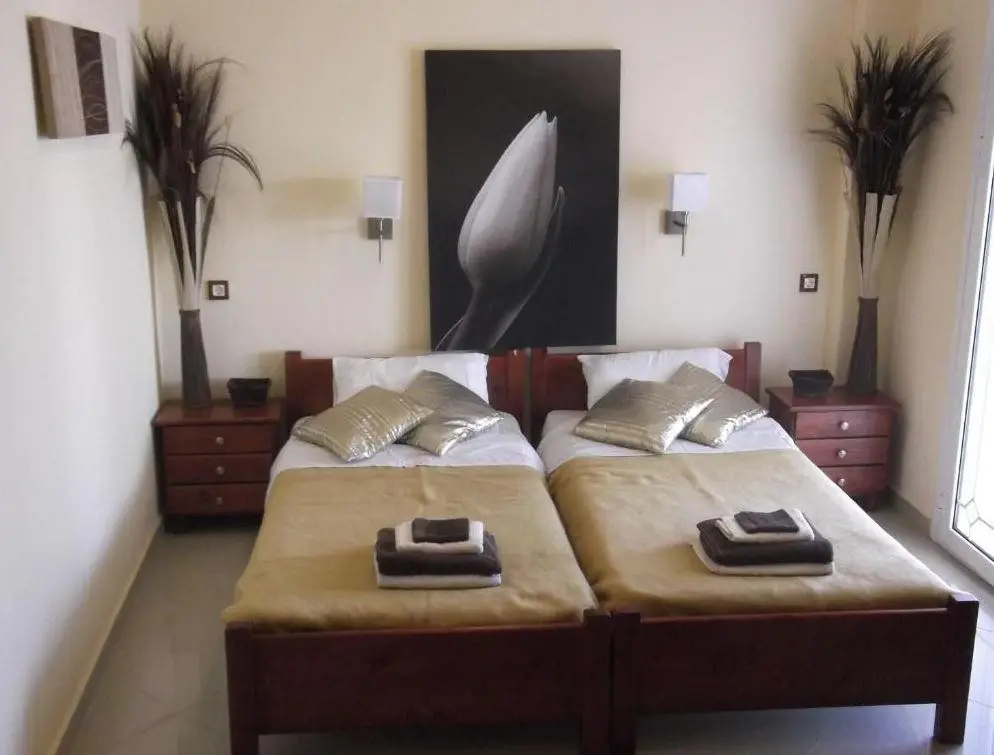 Mariana Hotel And Studios — MARIANA HOTEL AND STUDIOS