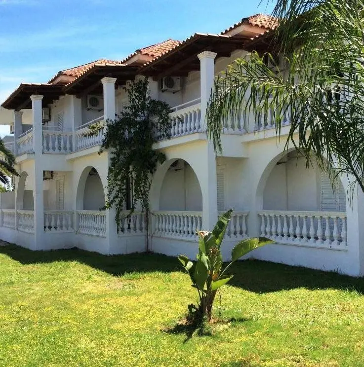 Mariana Hotel And Studios — MARIANA HOTEL AND STUDIOS