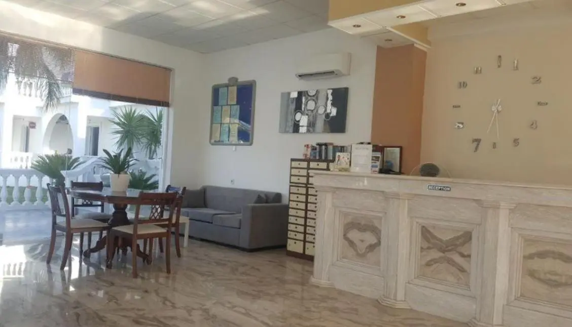 Mariana Hotel And Studios — MARIANA HOTEL AND STUDIOS