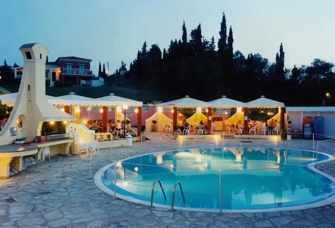 Basen w hotelu Mediterranean Blue