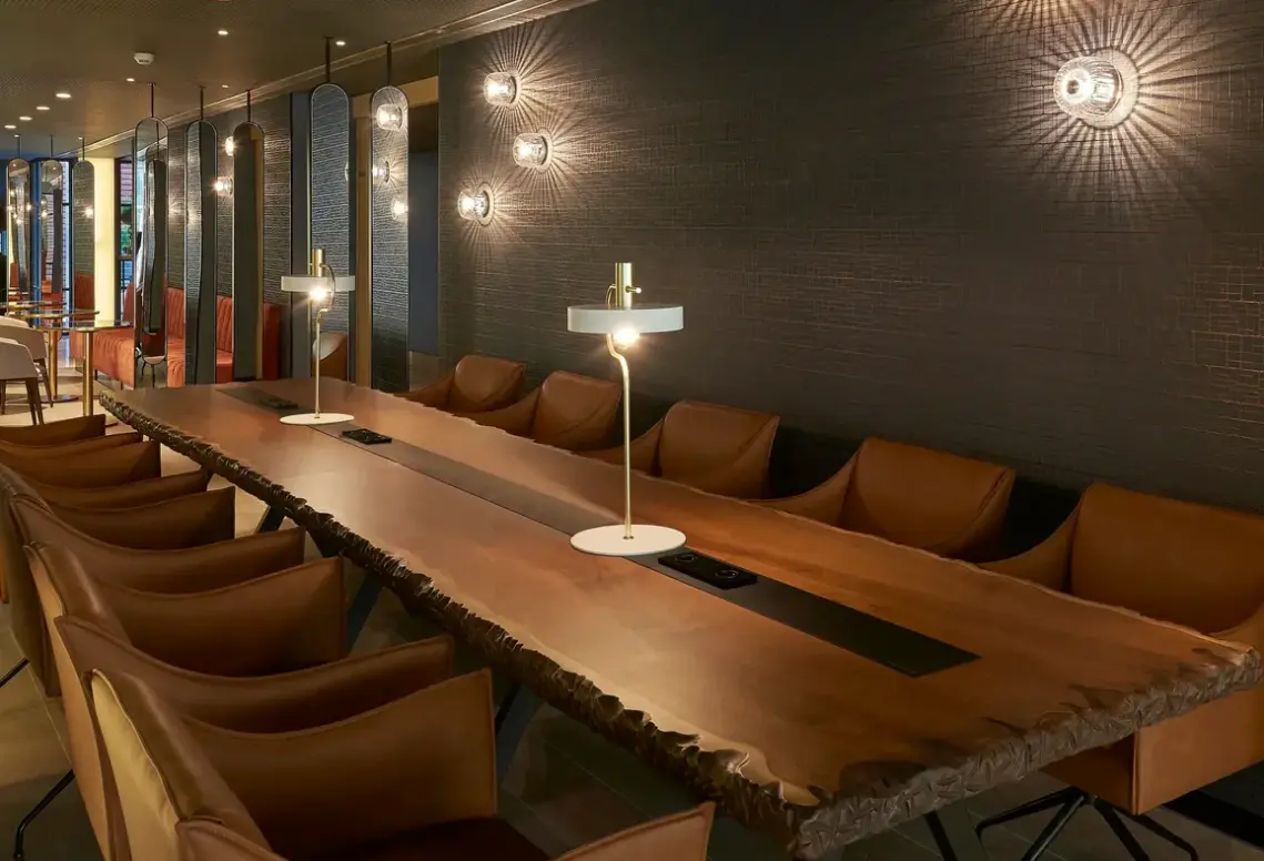 Lobby hotelu NH Sants Barcelona