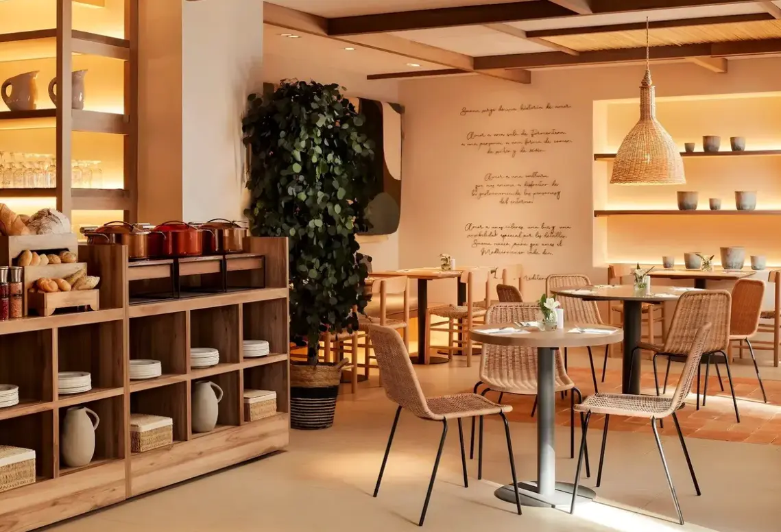 Restauracja i jedzenie w hotelu NH Zurbano
