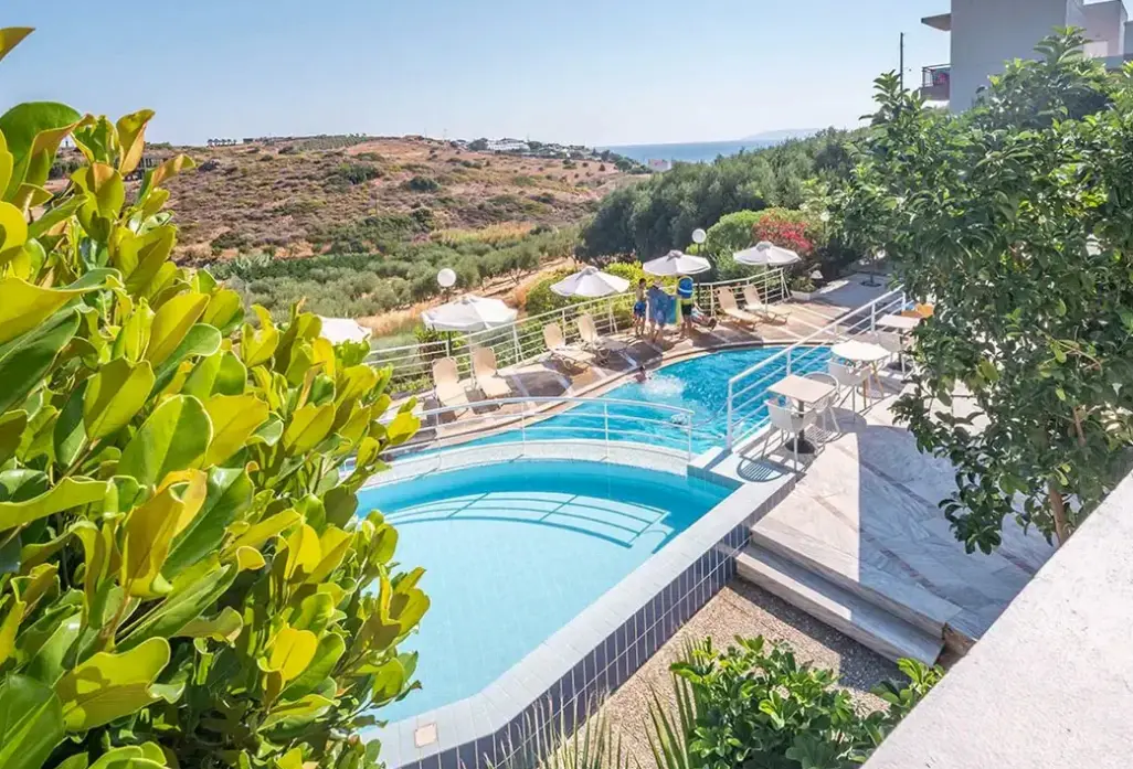 Basen w hotelu Pelagia Bay