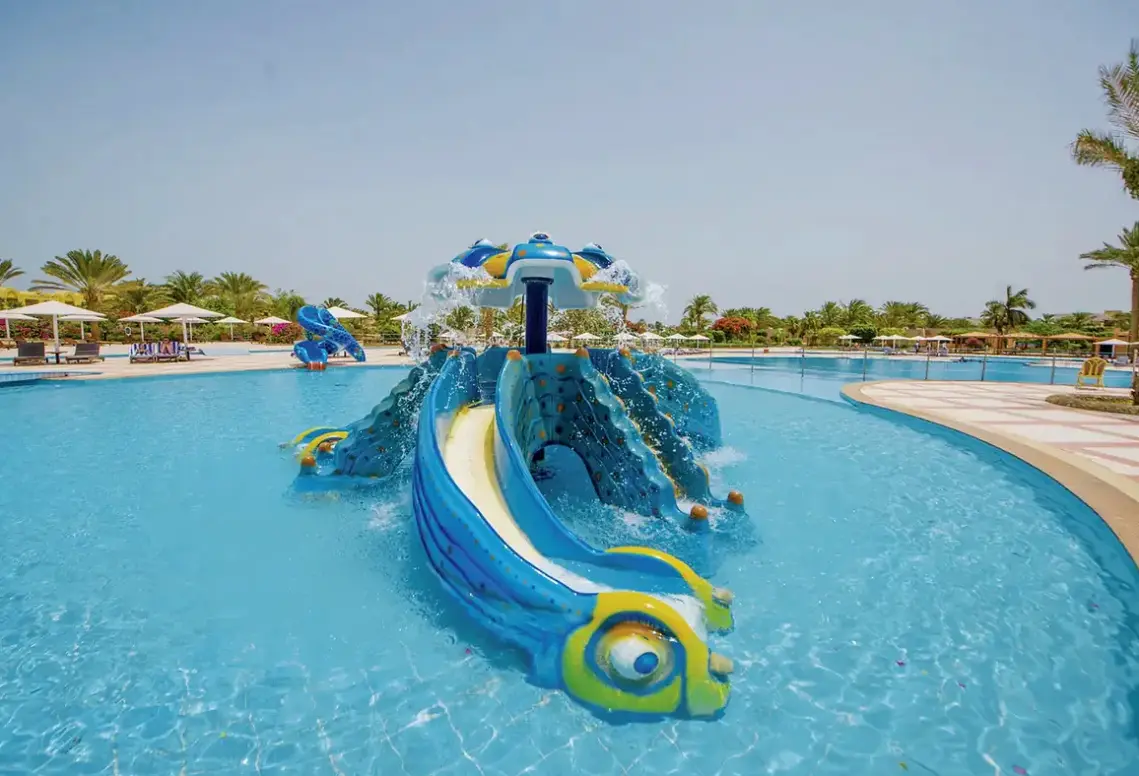 Basen w hotelu Pharaoh Azur Resort