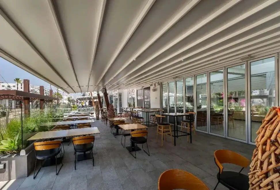 Restauracja i jedzenie w hotelu Protaras Plaza Hotel