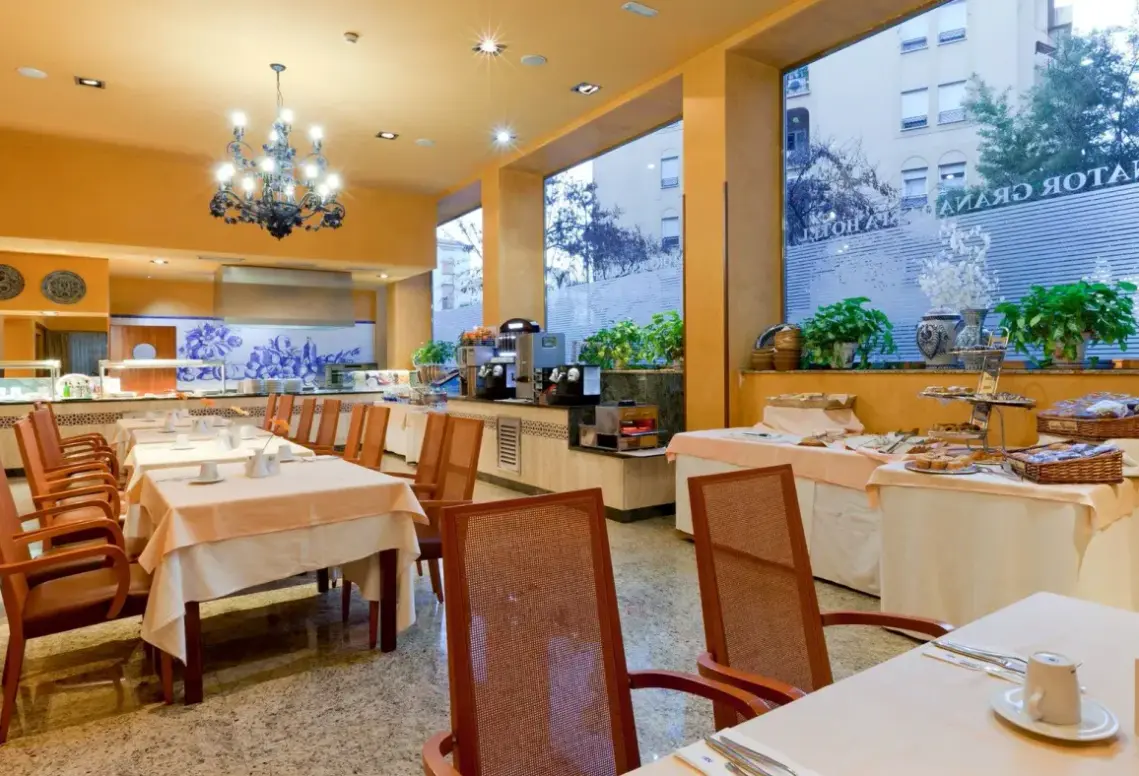 Restauracja i jedzenie w hotelu Senator Granada Spa Hotel