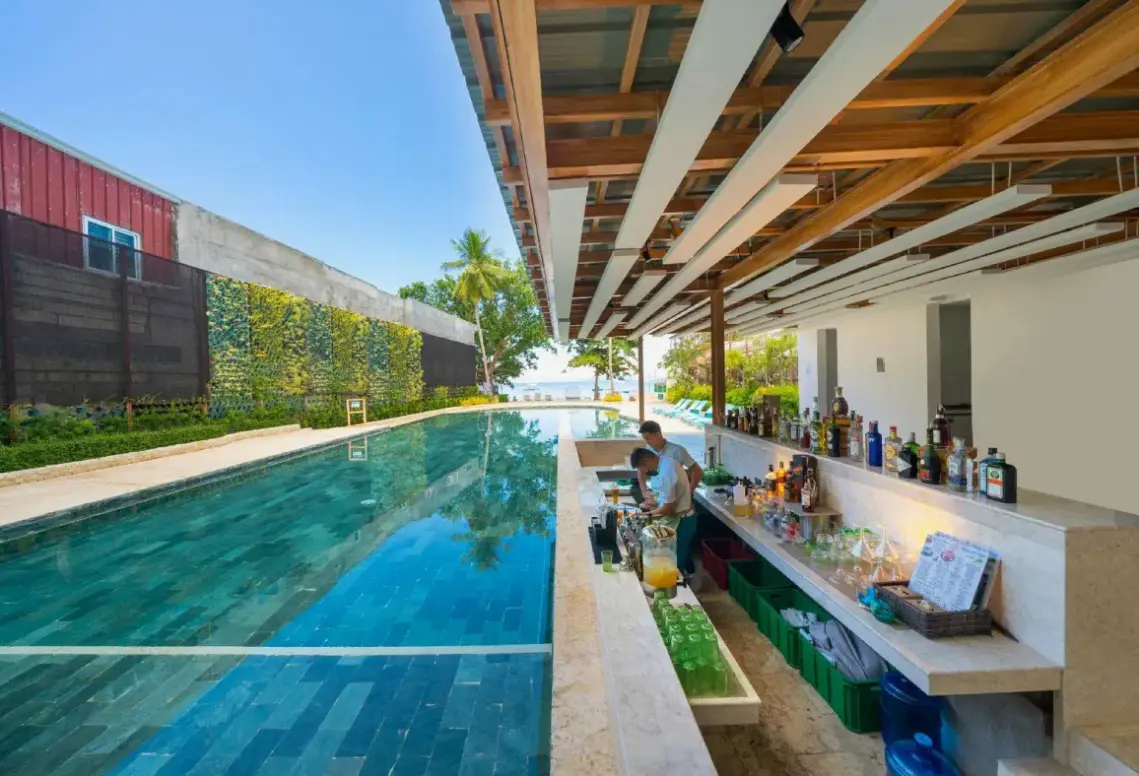Basen w hotelu Solea Coast Resort Panglao