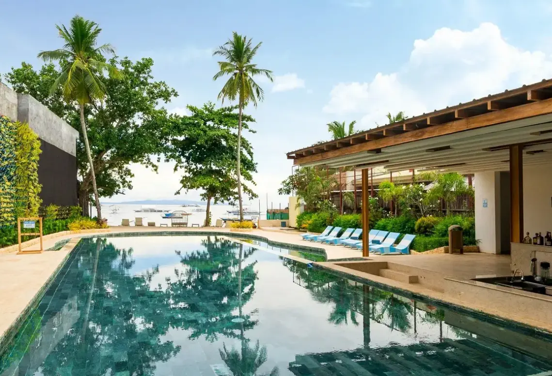 Basen w hotelu Solea Coast Resort Panglao