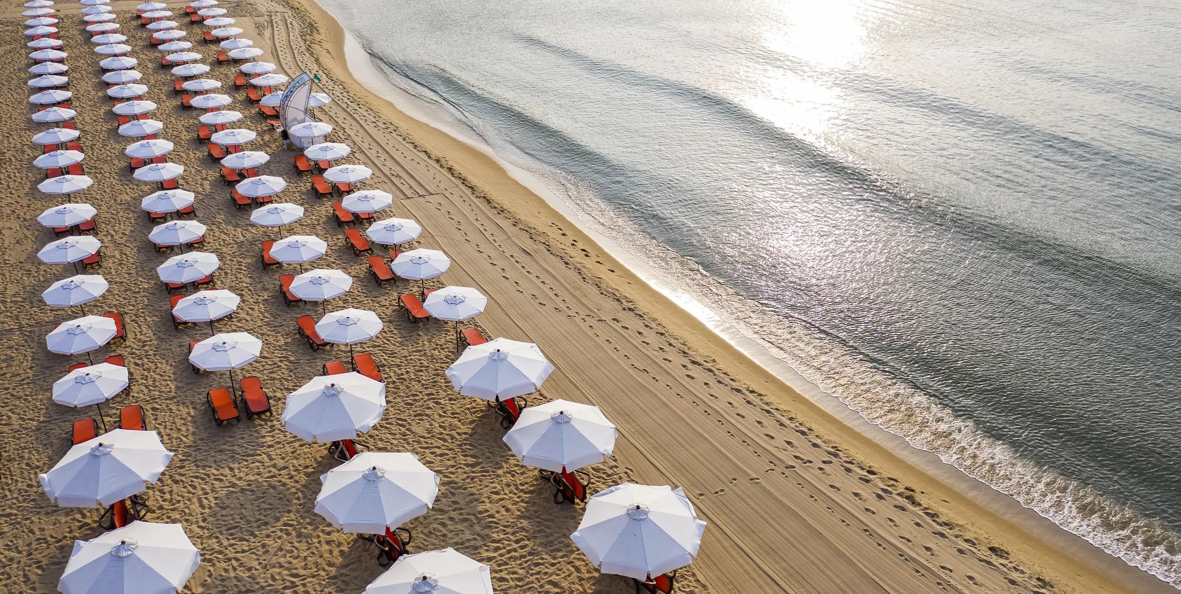 Plaża przy hotelu Sunny Day Club Hotel