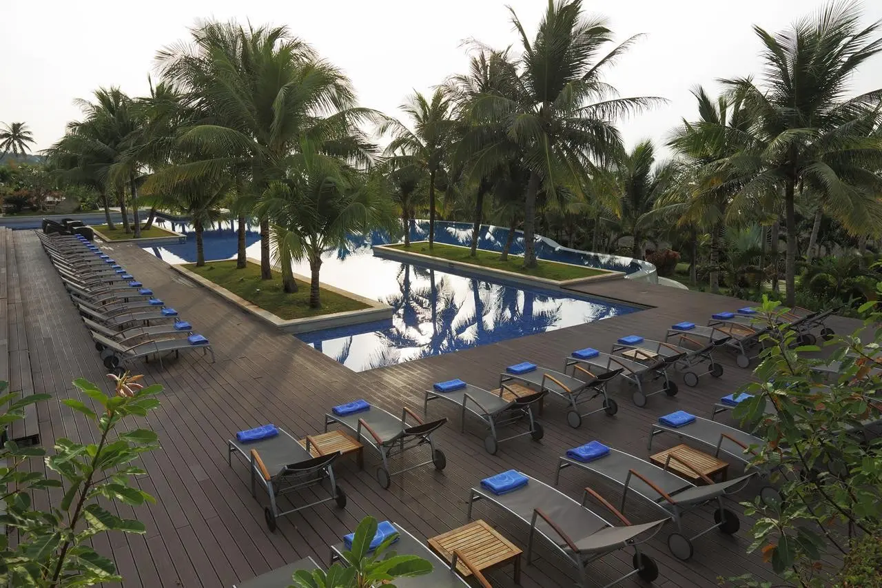 The Cliff Resort & Residences — THE CLIFF RESORT & RESIDENCES