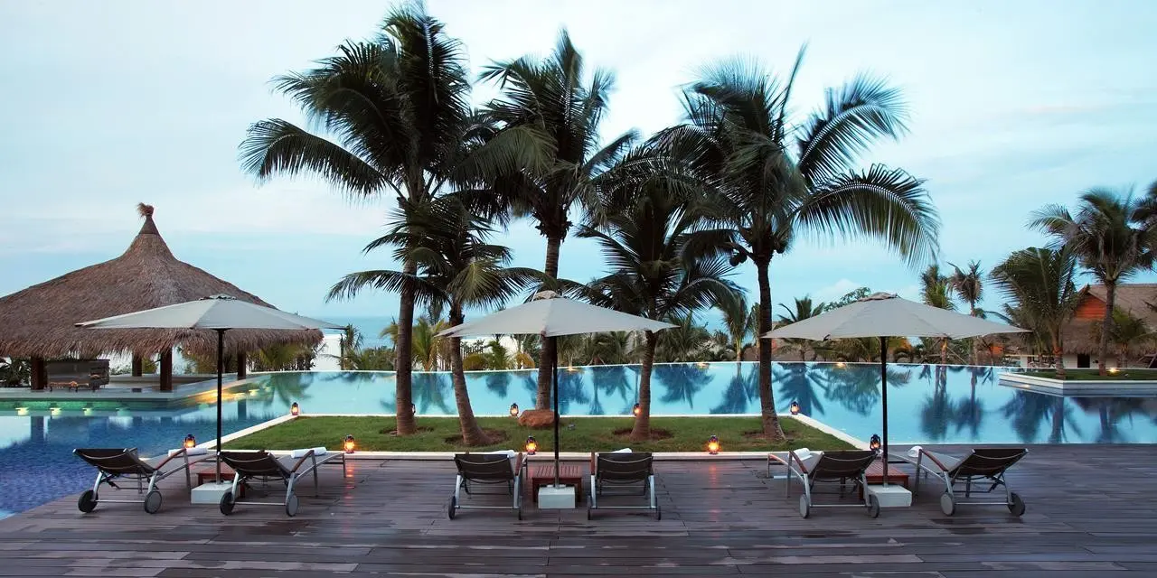 The Cliff Resort & Residences — THE CLIFF RESORT & RESIDENCES