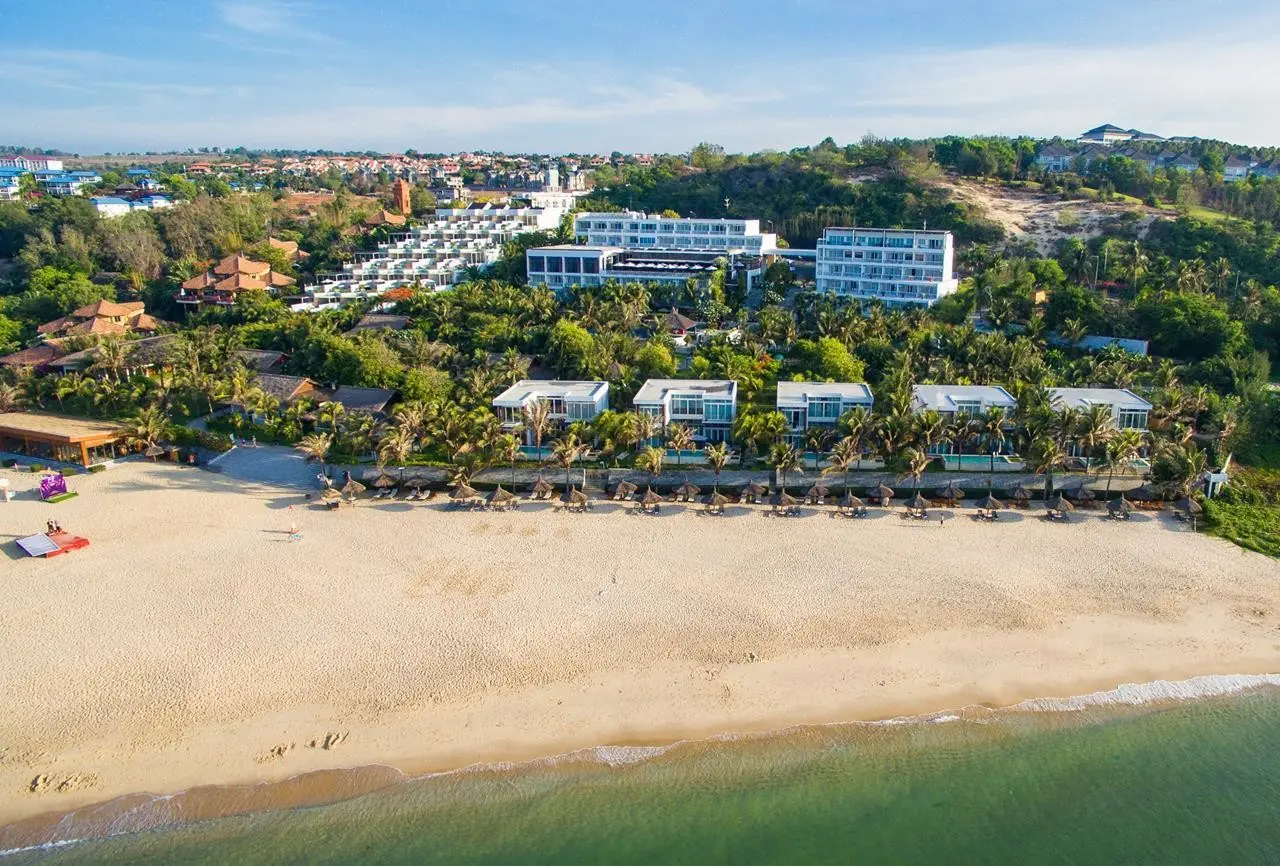 The Cliff Resort & Residences — THE CLIFF RESORT & RESIDENCES