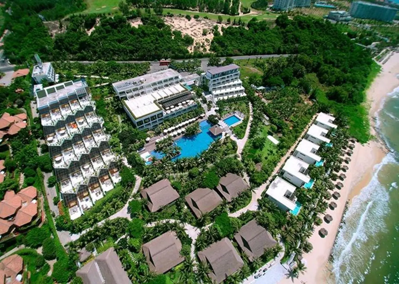 The Cliff Resort & Residences — THE CLIFF RESORT & RESIDENCES