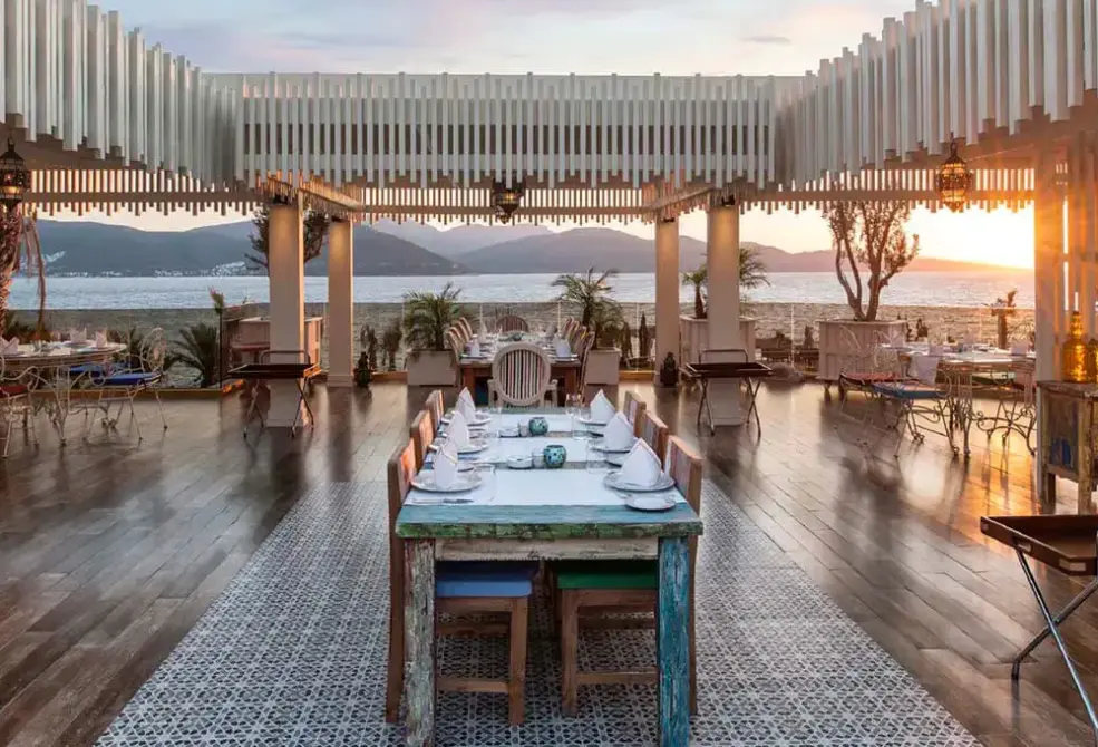 Restauracja i jedzenie w hotelu The Plaza Bodrum
