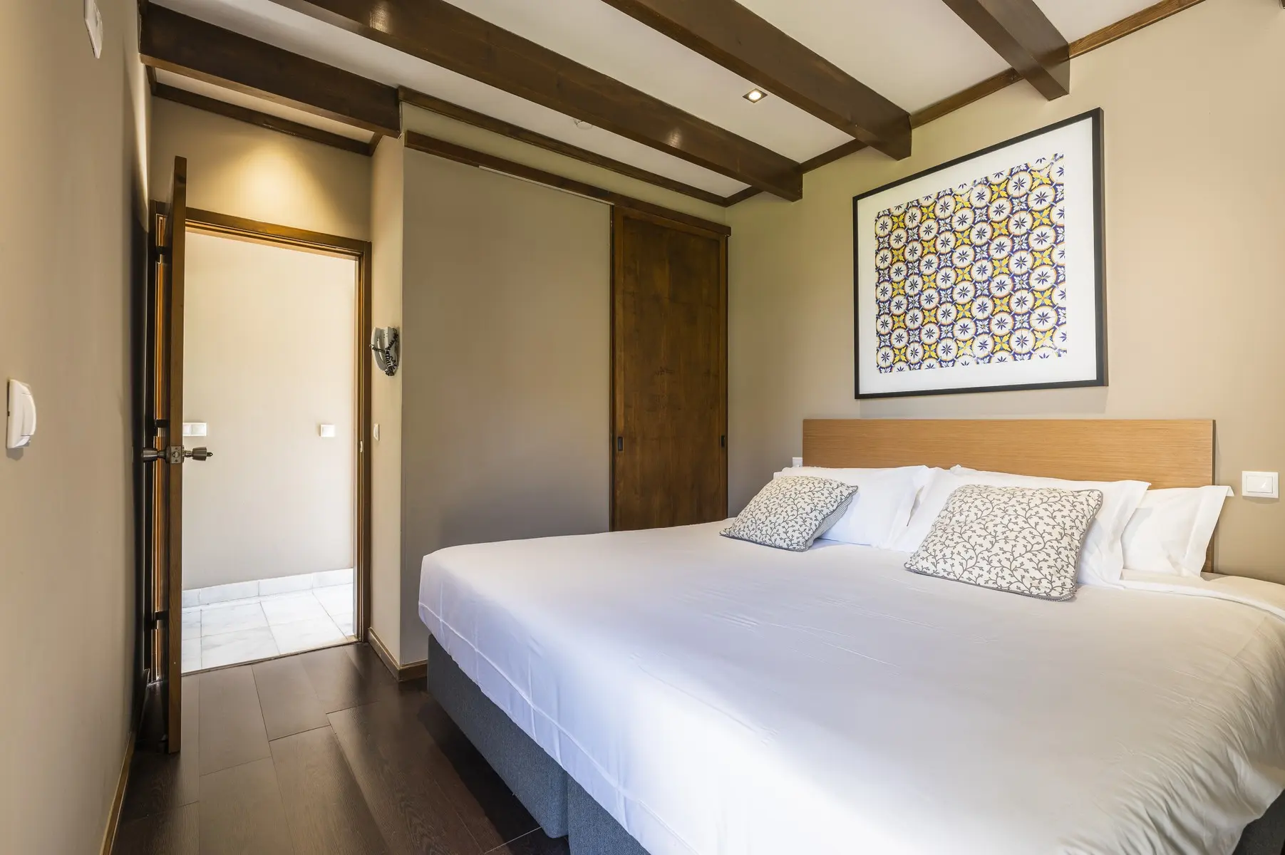 Topazio Vibe Beach Hotel And Apartments — TOPAZIO VIBE BEACH HOTEL AND APARTMENTS