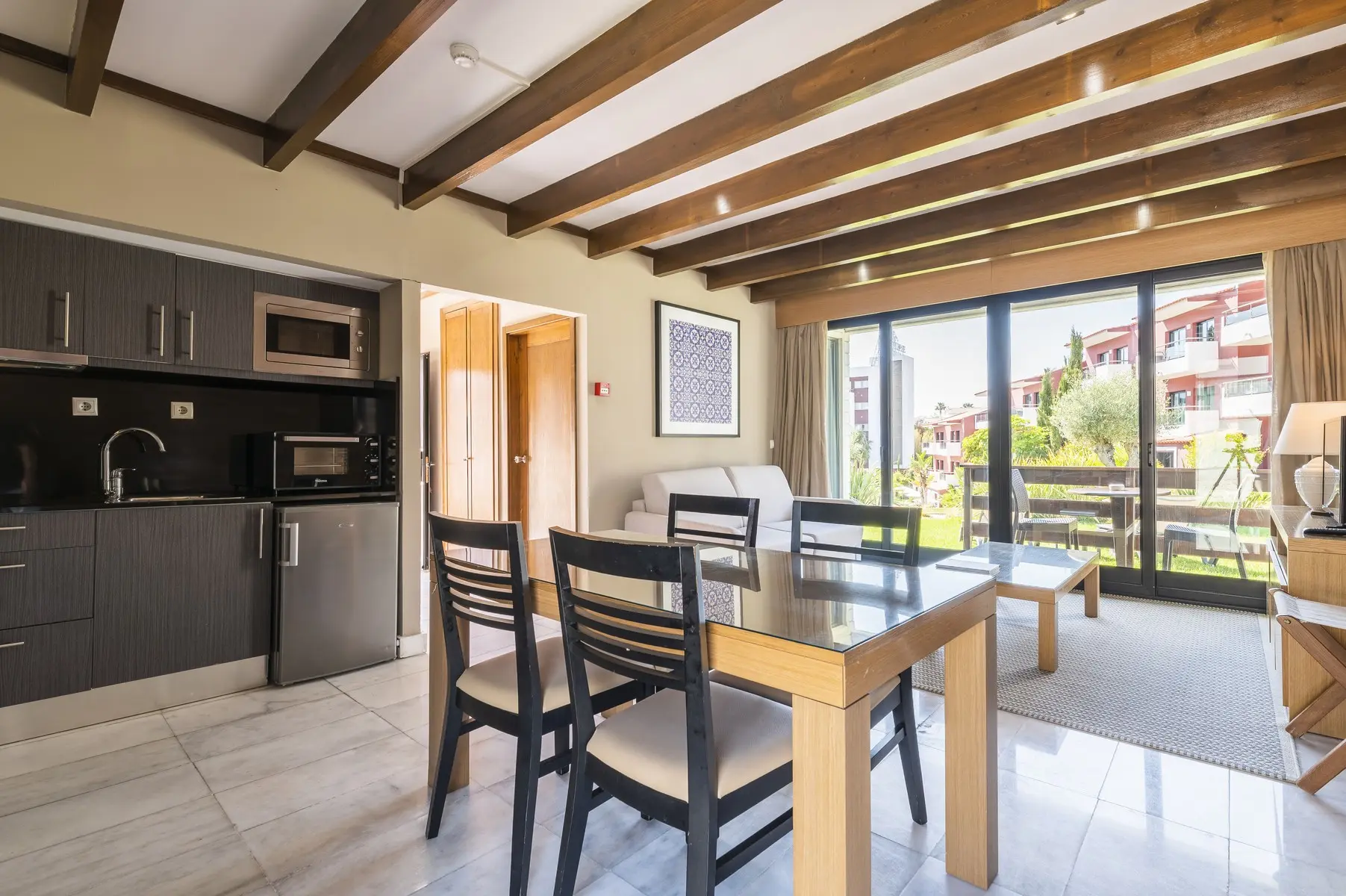 Topazio Vibe Beach Hotel And Apartments — TOPAZIO VIBE BEACH HOTEL AND APARTMENTS