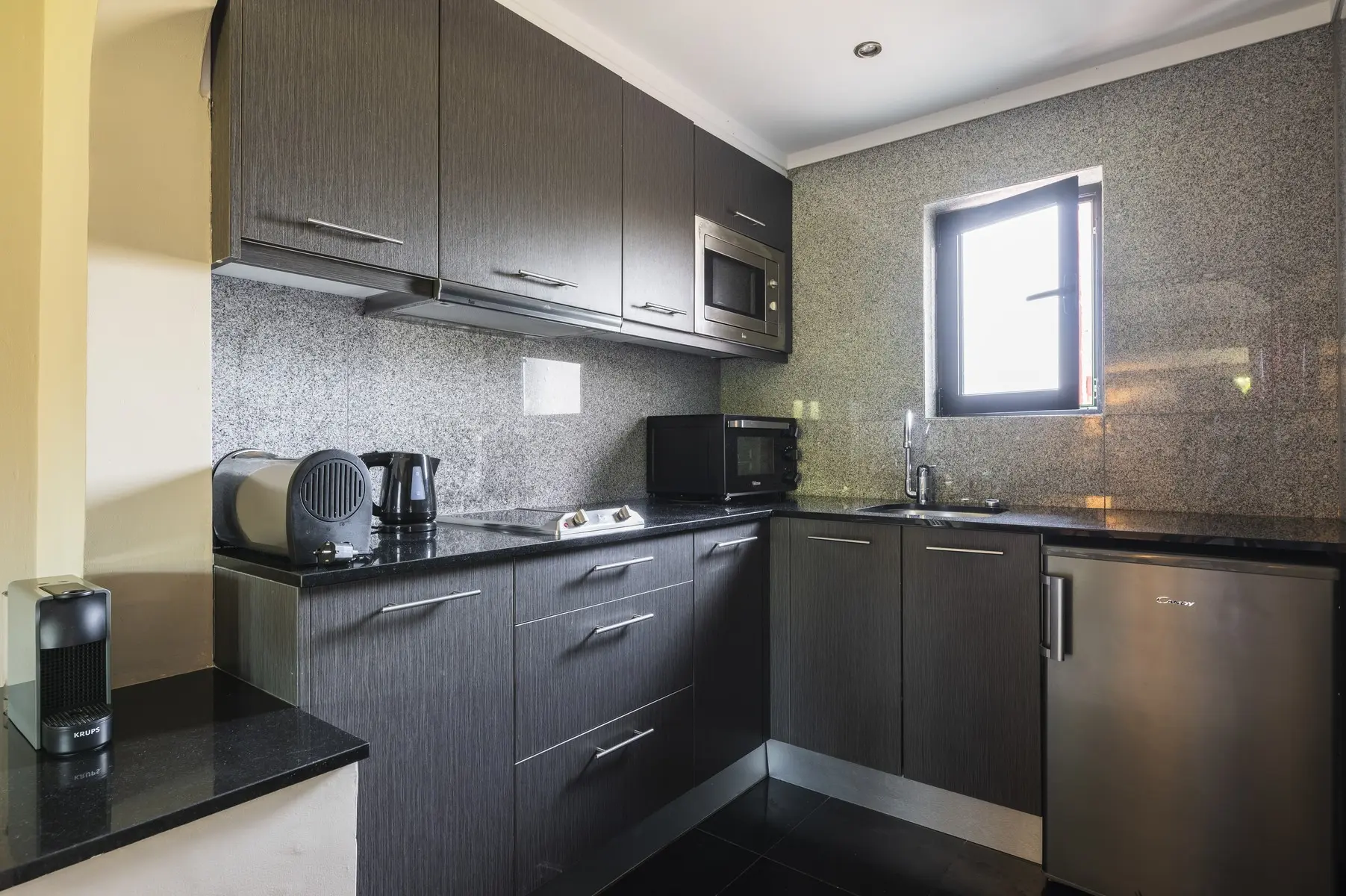 Topazio Vibe Beach Hotel And Apartments — TOPAZIO VIBE BEACH HOTEL AND APARTMENTS