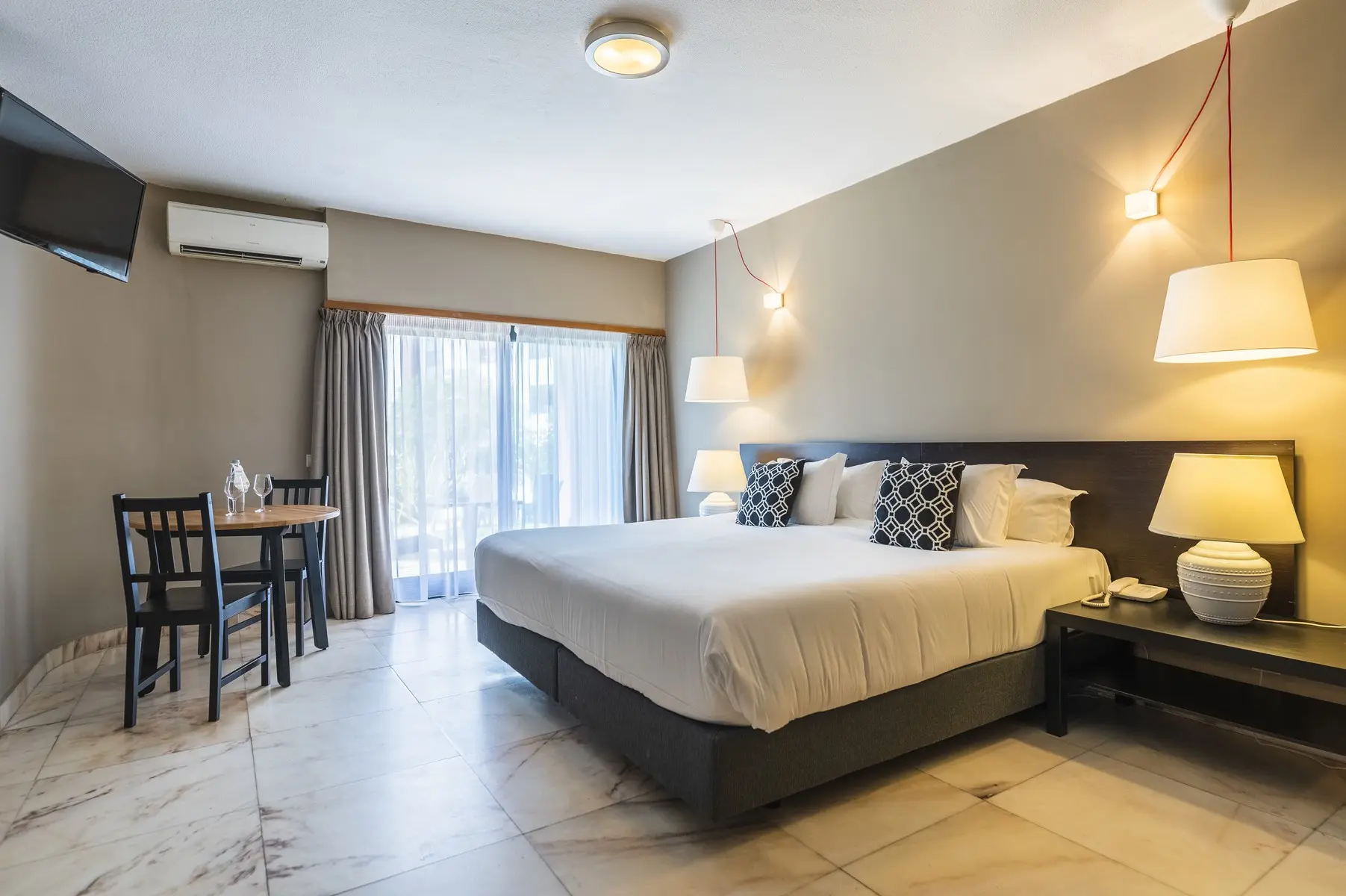 Topazio Vibe Beach Hotel And Apartments — TOPAZIO VIBE BEACH HOTEL AND APARTMENTS