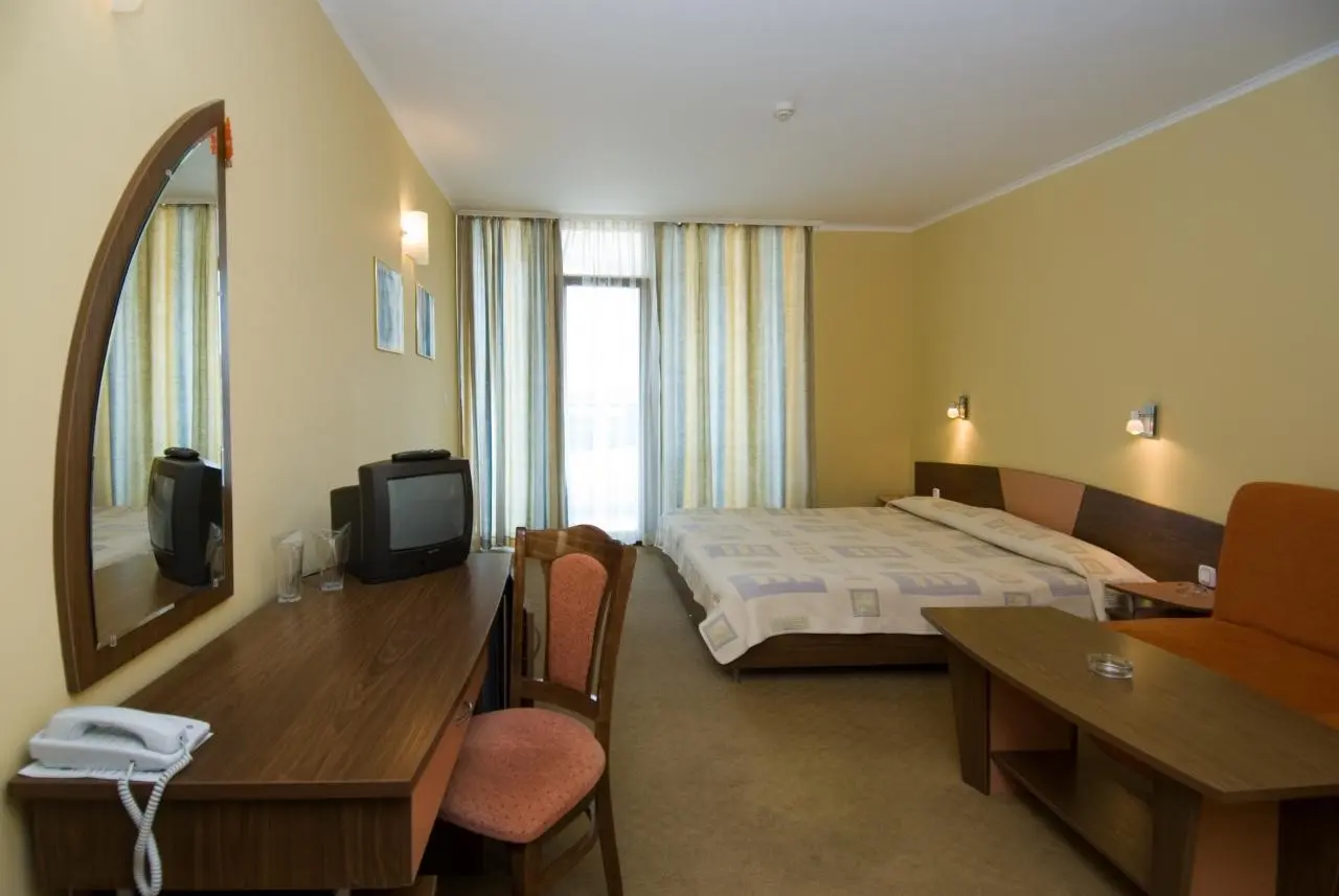 Trakia Plaza Hotel And Apartments — TRAKIA PLAZA HOTEL AND APARTMENTS