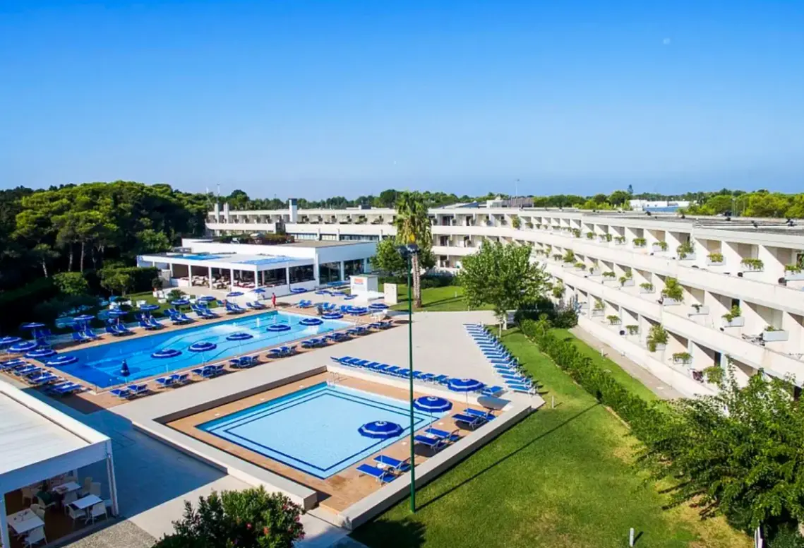Basen w hotelu Voi Daniela Essentia