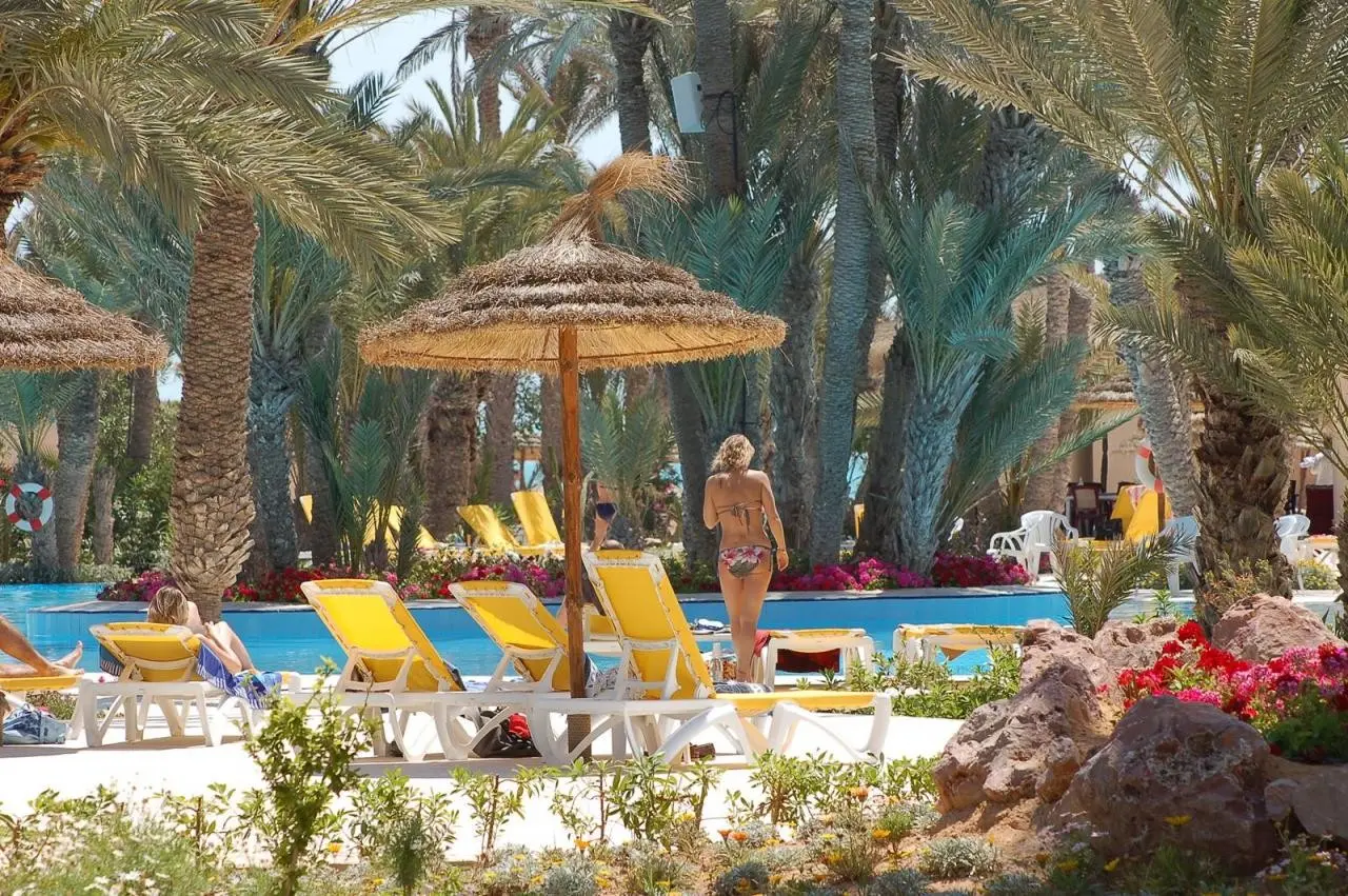 Zita Beach Resort — ZITA BEACH RESORT