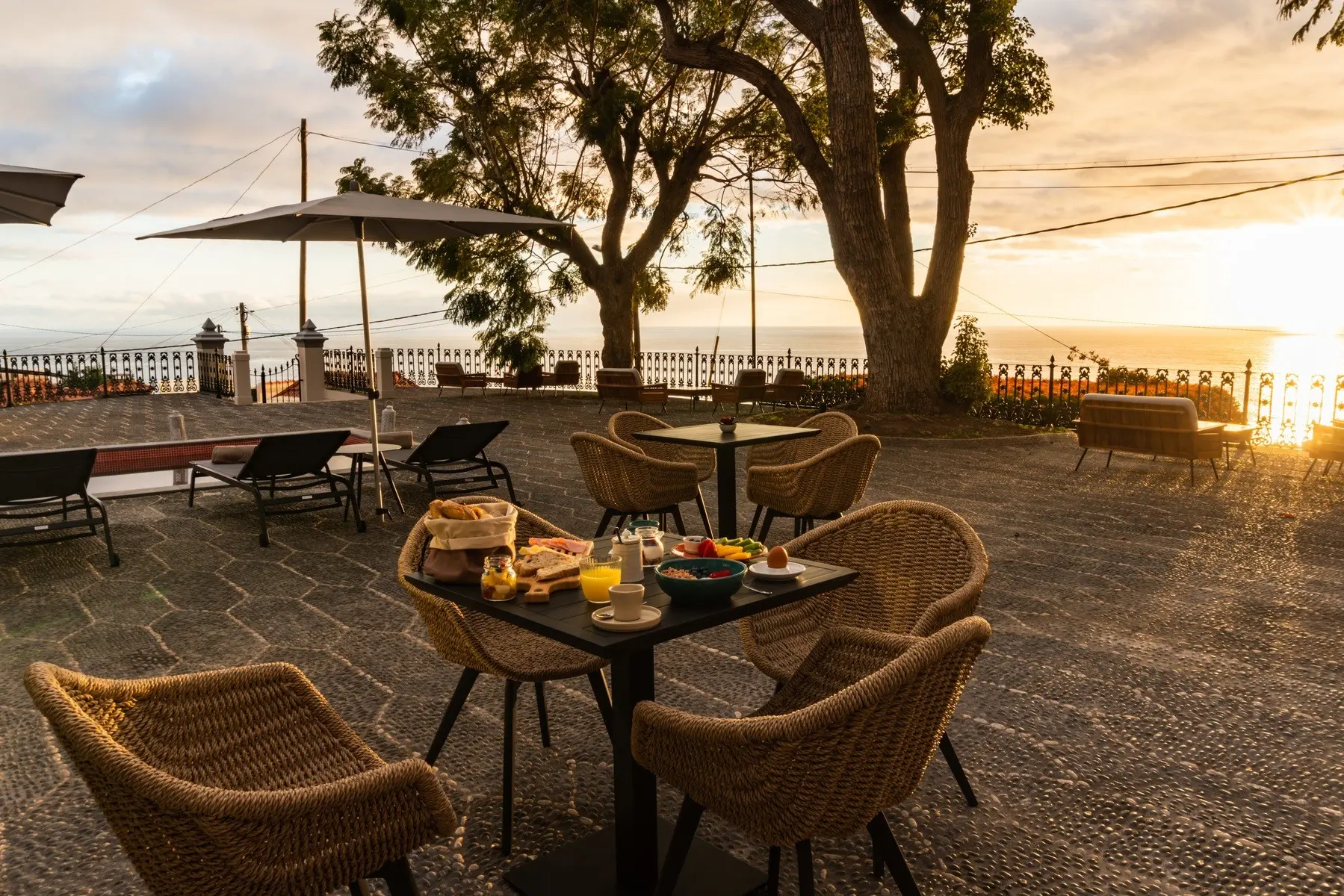 1905 Zino's Palace — 1905 ZINO'S PALACE