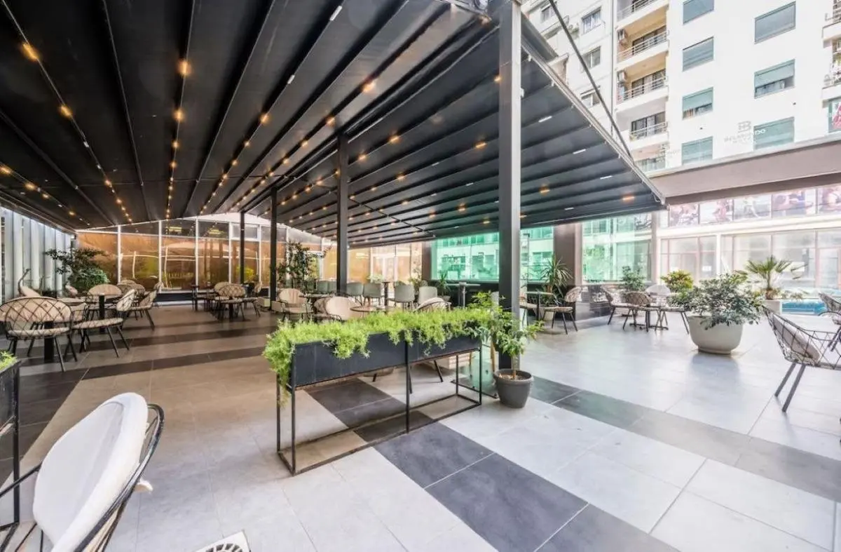 Restauracja i jedzenie w hotelu Ajsel Hotel